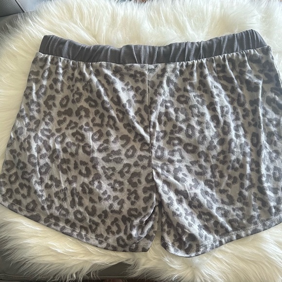 Lucky Brand Tank and Short pajama set - Picture 5 of 7